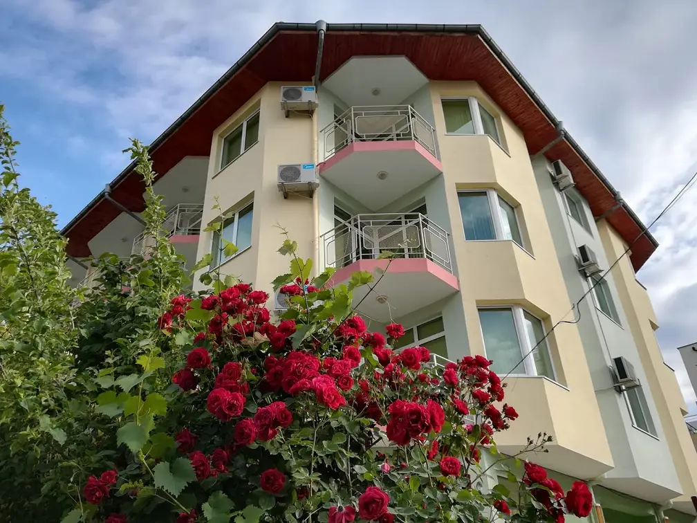 semeen-hotel-kristal-ravda-saintvlascom-1